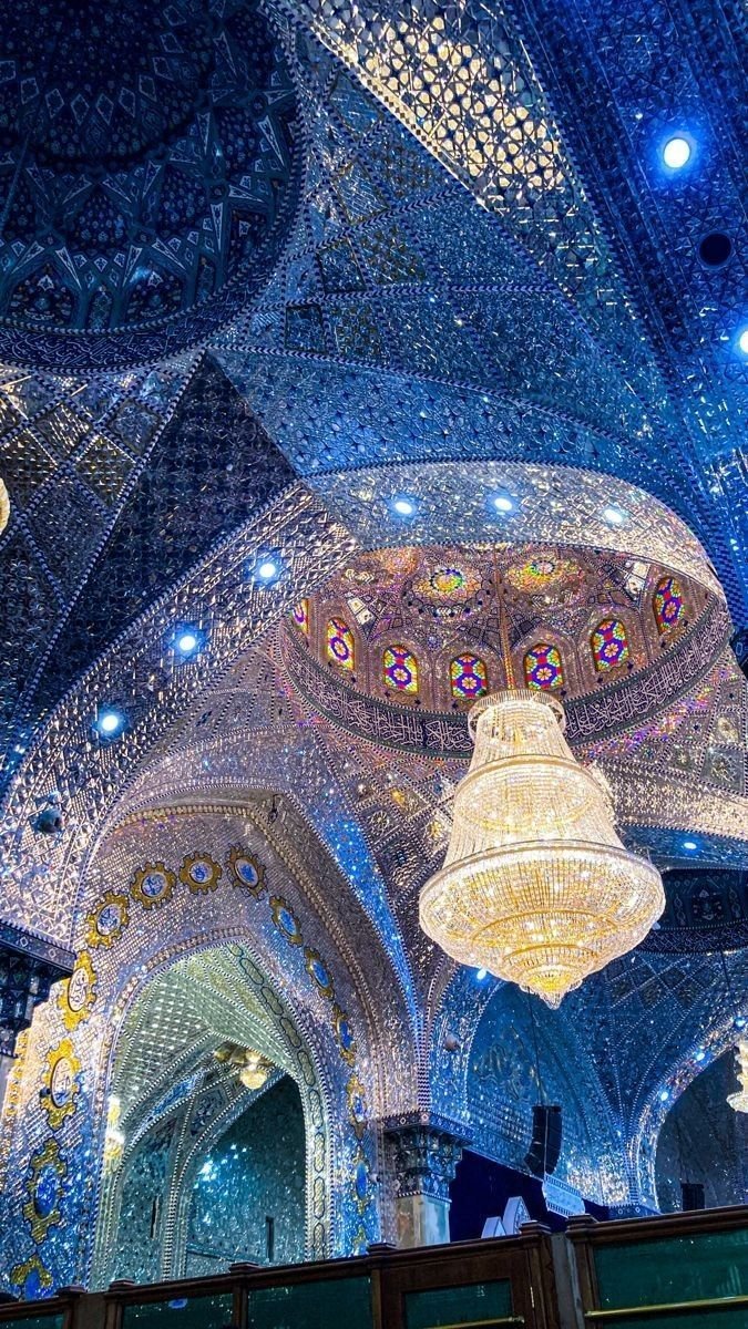 Sozyuku's tweet photo. "Aşık olursanız, sadaka verin: 
eğer bir sınavsa, bitecektir. 
Eğer aşksa, size ulaşacaktır." https://t.co/Vh4Wj79Wkb