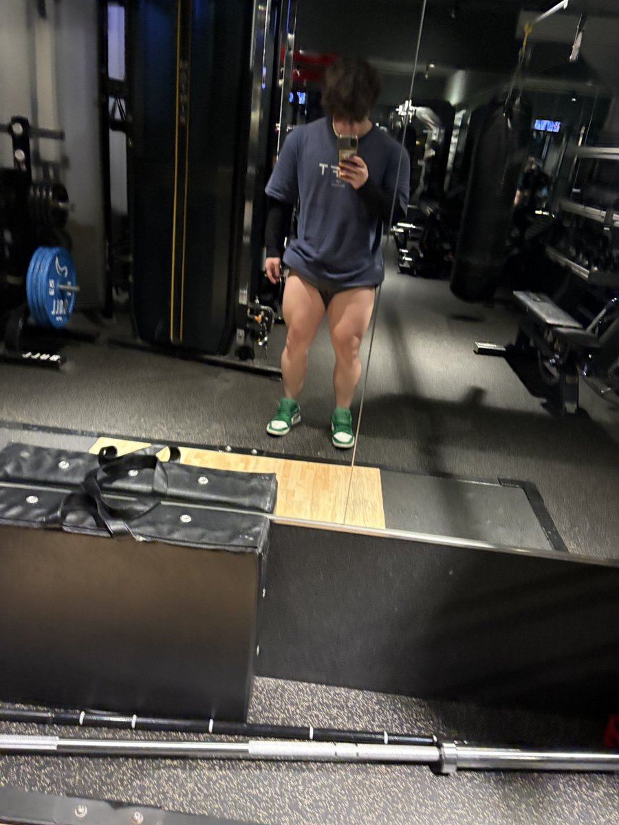勉強が一段落ついたので、投稿再開しまーす！

今日は、脚トレやって一段と漢になれた

#筋トレ #筋トレ男子 #筋トレ女子　＃筋肉フェチ　#ダイエット ＃減量 #トレーナー #lyft