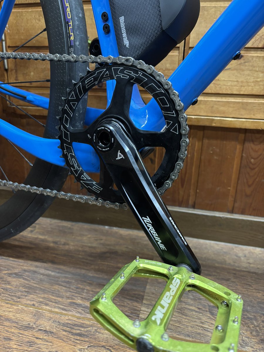 30mmスピンドルのロード用クランクで165mmってあんまり無いので