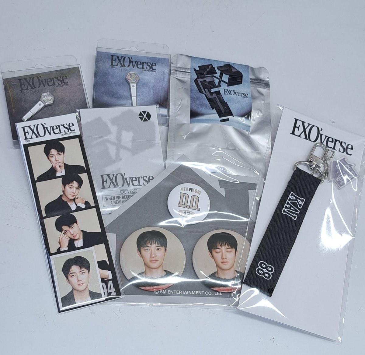 🤍EXO🤍 ファンミーティグ「EXO'vers」のグッズが入荷しました