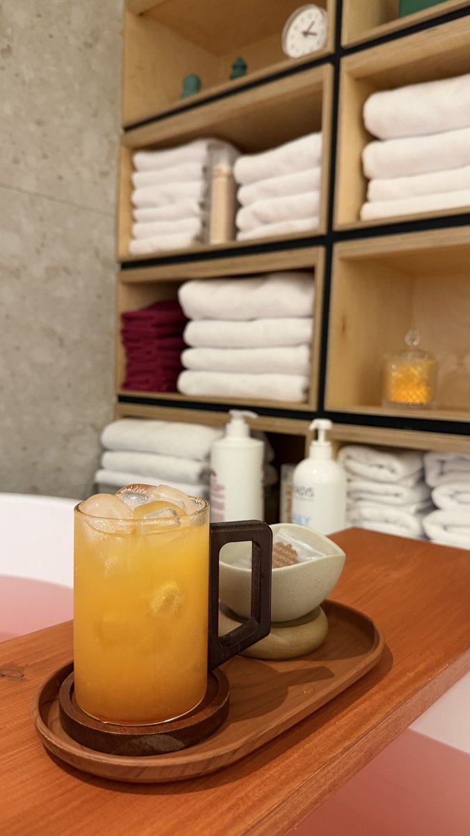 noas2mm's tweet photo. アカスリ何個も行ったことあるけど、ここより完璧なとこはない。

明洞に年末にできたばかりで、マッサージ、アカスリ、肌管理、コルギ、よもぎ蒸し、全部できる。 https://t.co/mpgh2wRuT4