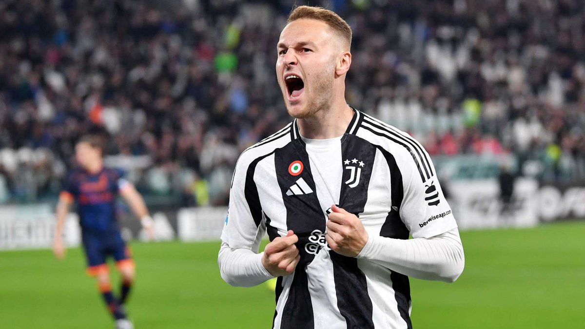 🚨Galatasaray Juventus forması giyen Teun Koopmeiners'la ilgileniyor. 🔴🟠

• Oyuncu Galatasaray'a sıcak bakıyor fakat Juventus yüksek bonservis talep ediyor. 🇳🇱

📎 La Gazzetta Dello Sport 

#transfer #galatasaray #Koopmeiners