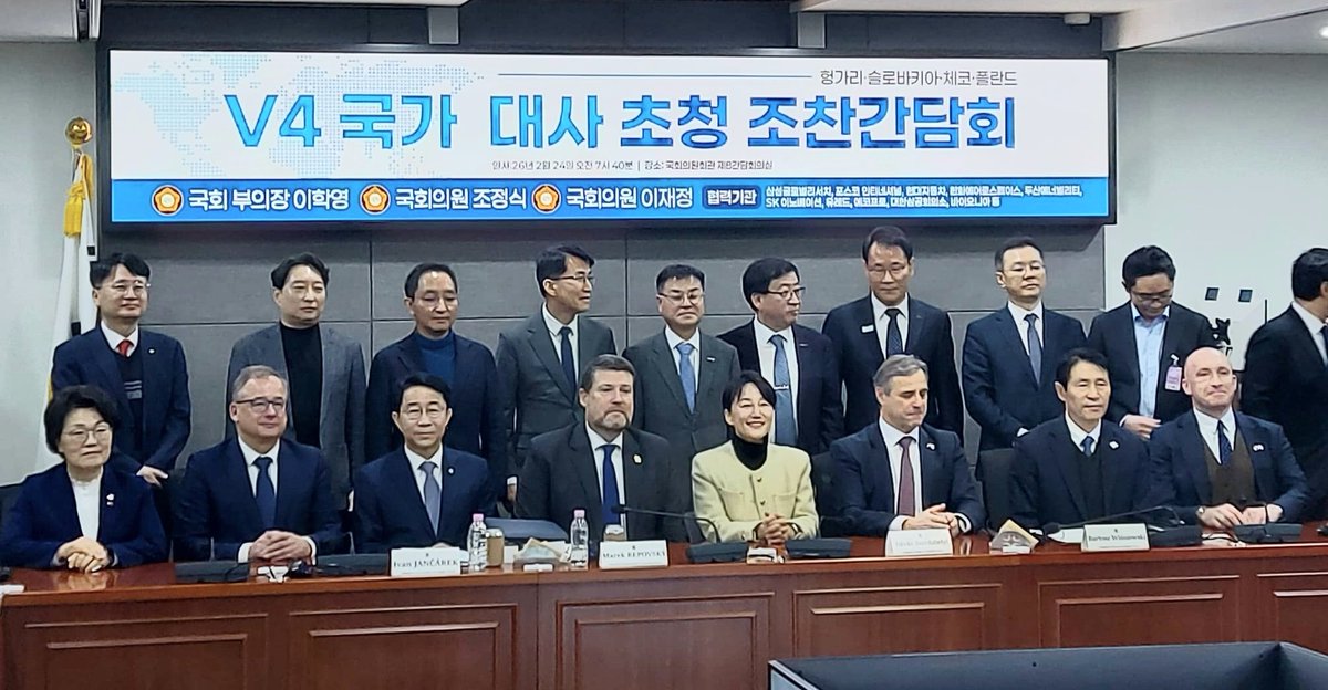 M.Repovsky tweet media