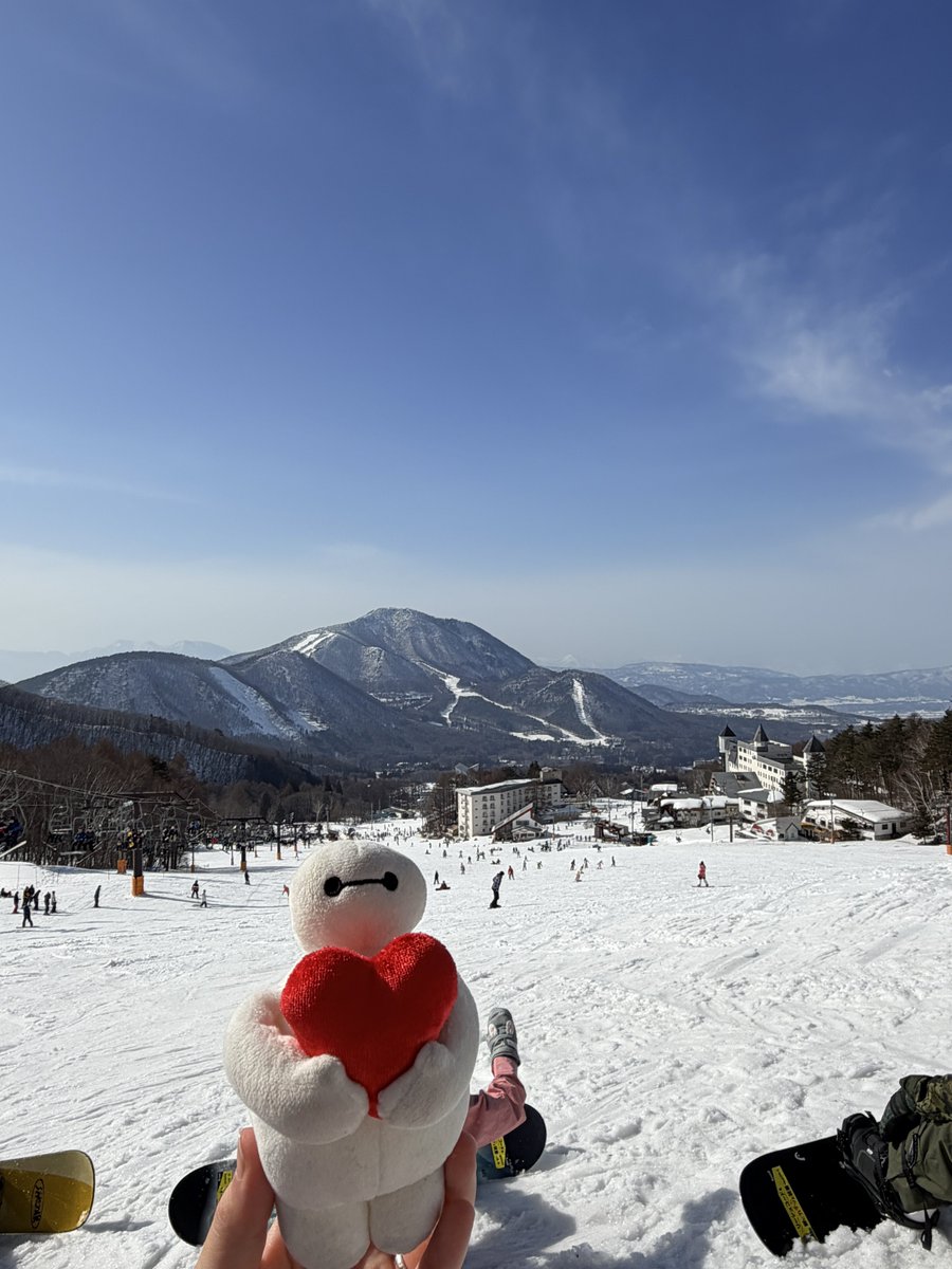 人生初のスノボをしています