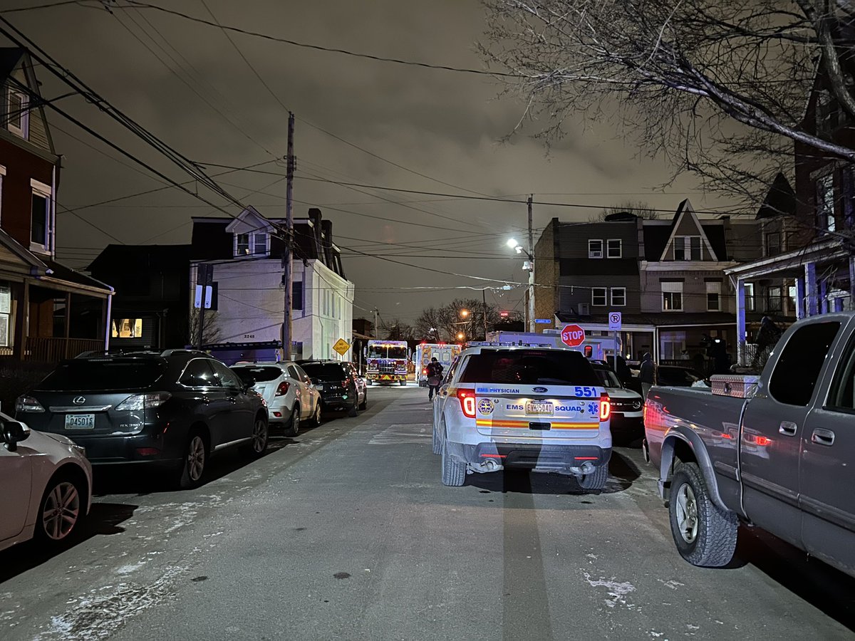 ThePittNews's tweet photo. Update 12:25 a.m. Pitt ENS: “City of Pittsburgh Police Incident is ongoing. Continue to avoid the area.”

At 11:06 p.m., a Pitt ENS alert warned of a large police presence at the 3200 block of Cato Street and Juliet Street. For latest updates, visit https://t.co/qnCGz1G5Vw. https://t.co/5AgVao2bHS