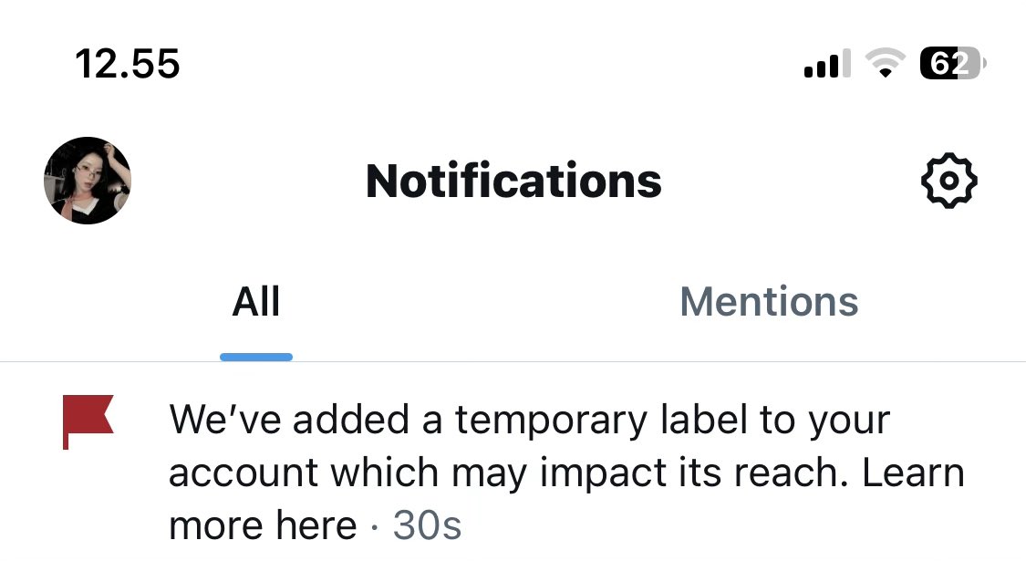 ⠀

∕. Sumpah, aku cuma ngelike tweet pacarku. Sensi banget???

⠀