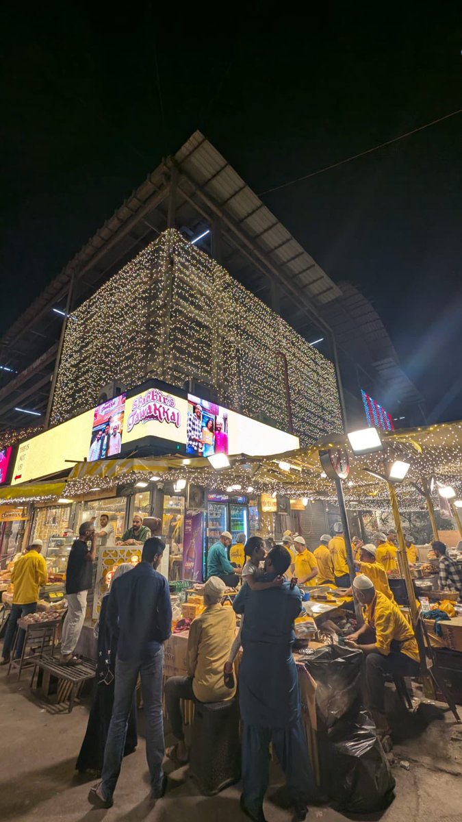 Viveck Vaswani tweet media