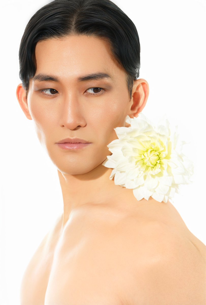profotojapan's tweet image. 光が、肌のラインを正確に描き出す。
LEDがつくる、静かで研ぎ澄まされたビューティー。

Photographer: @dean.bang
Model: @ryu_model
Hair &amp;amp; Makeup: @reikomakeup 

#profoto #L600C #L600D #L1600D #LEDライティング #ビューティー撮影