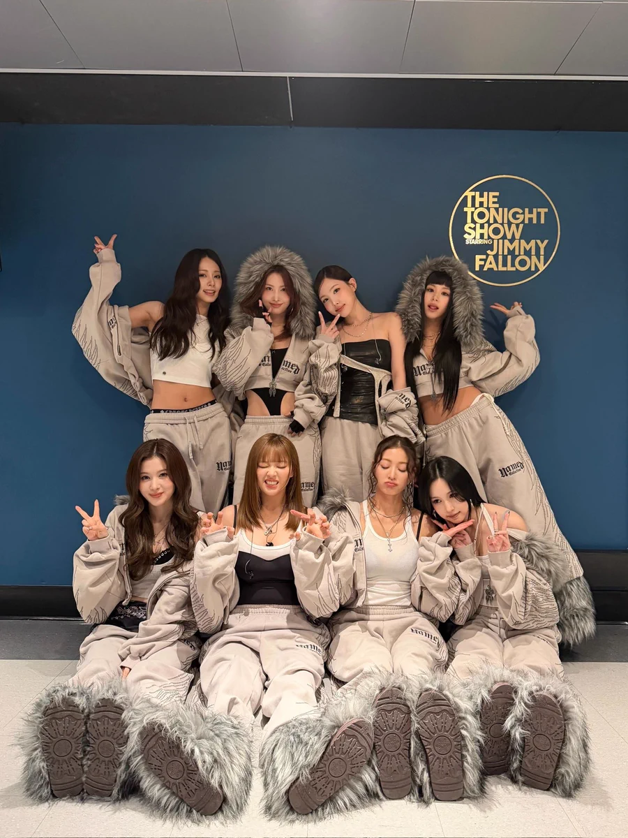 TWICE on X: 