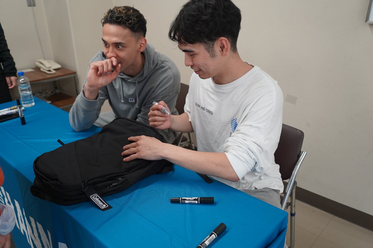 【ファンクラブイベント実施報告】

2/23(月・祝)に、第4回・第5回 ファンクラブロイヤル会員様限定「選手交流イベント」を実施いたしました🌋🔥

公開練習後の実施となりましたが、バイウィーク期間の中、ロイヤル会員様と選手が交流いただける特別な時間となりました✨