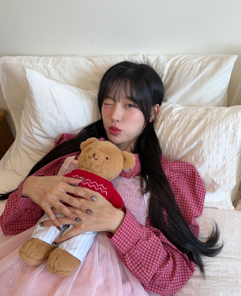 loona pics ᢉ𐭩 tweet media