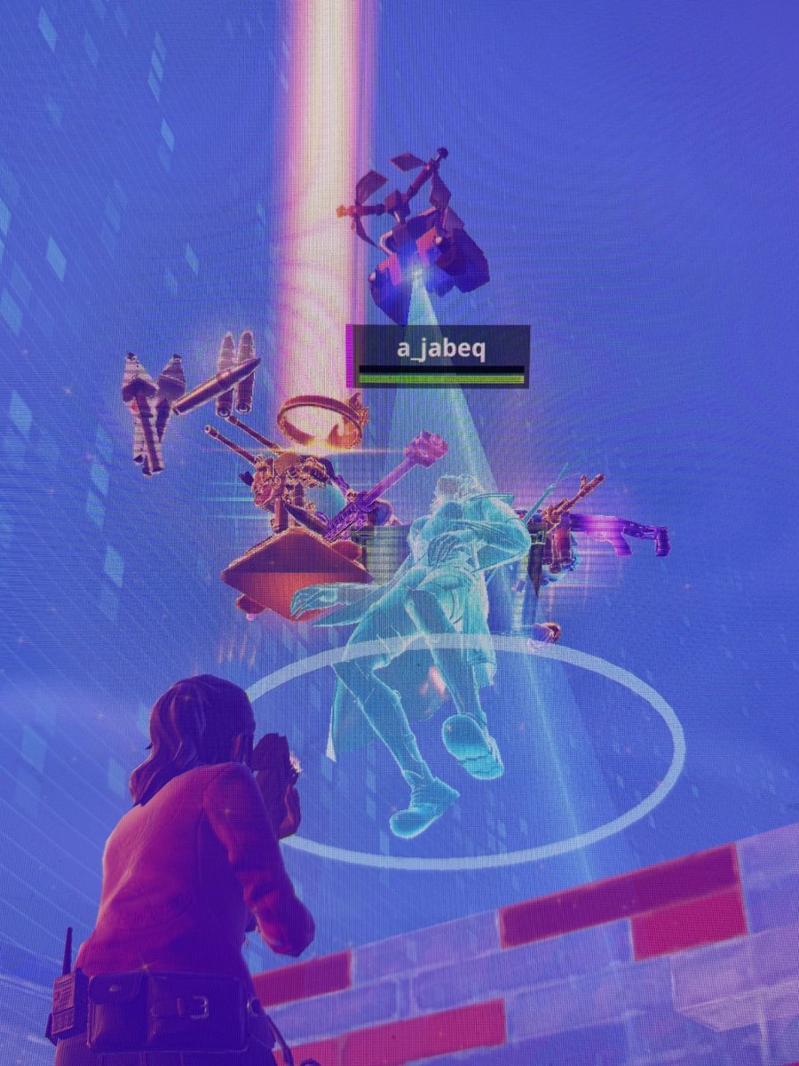 SpottedJosh's tweet photo. @fortnite Spamming rockets didnt work out for ya did it? 🤡 https://t.co/fOWTkKYovE