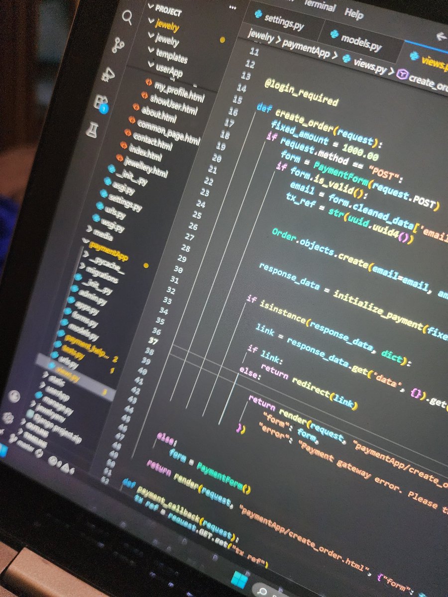 Munah..🐍🖤🦇 tweet media