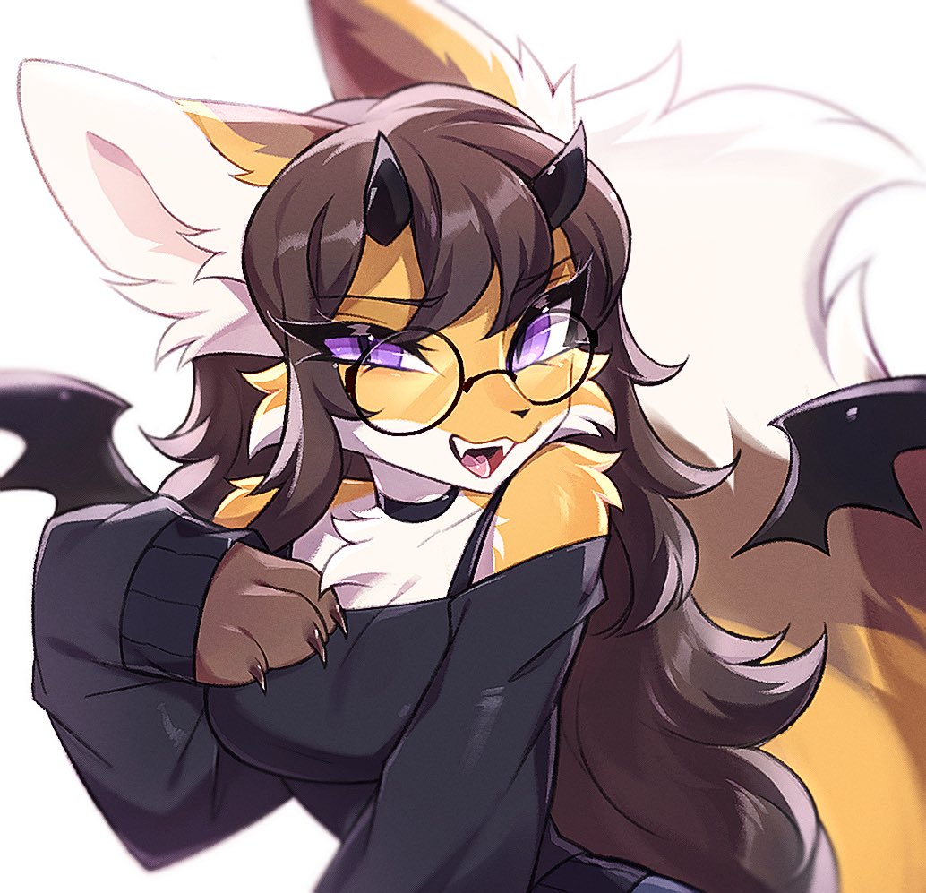 LunaThaFox tweet media