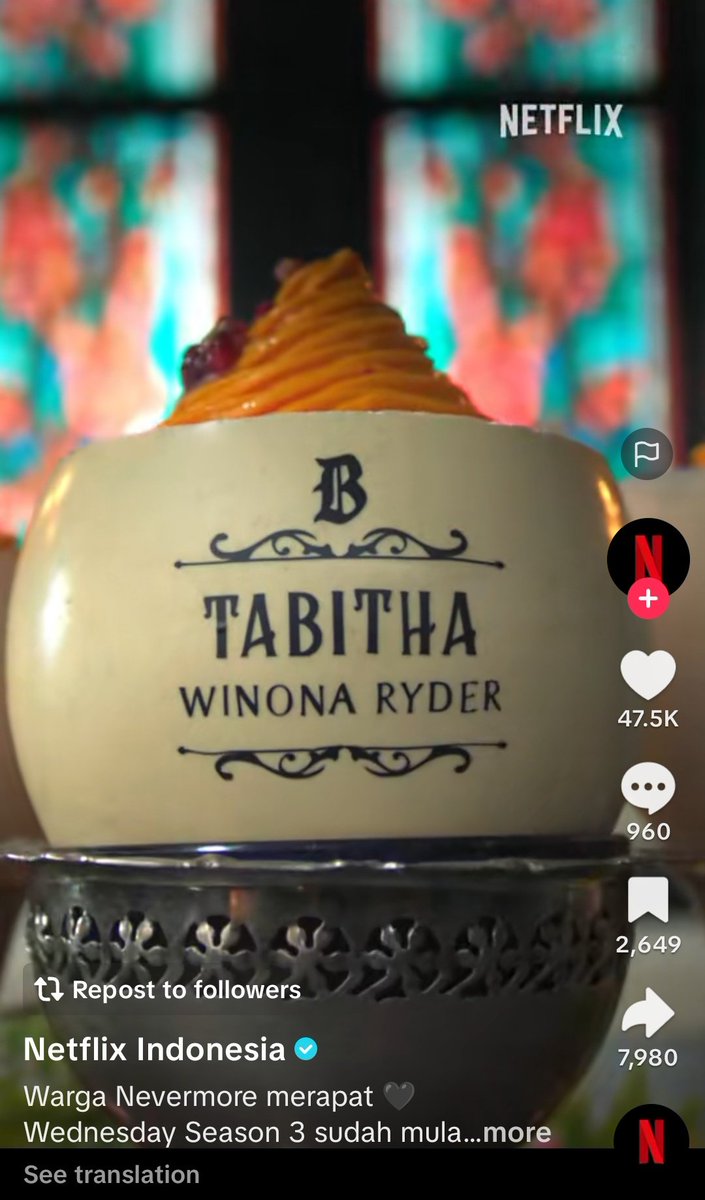 yourcelena's tweet photo. Memanggil penggila Stranger Things untuk bergeser ke Wednesday. MAMA BYERS IN WEDNESDAY????? Wednesday bakal menaklukkan demagordon kh?😭😭, dari season kmrn ni cast tambahan di Wednesday kek BEHHH https://t.co/oLonnyGLYW