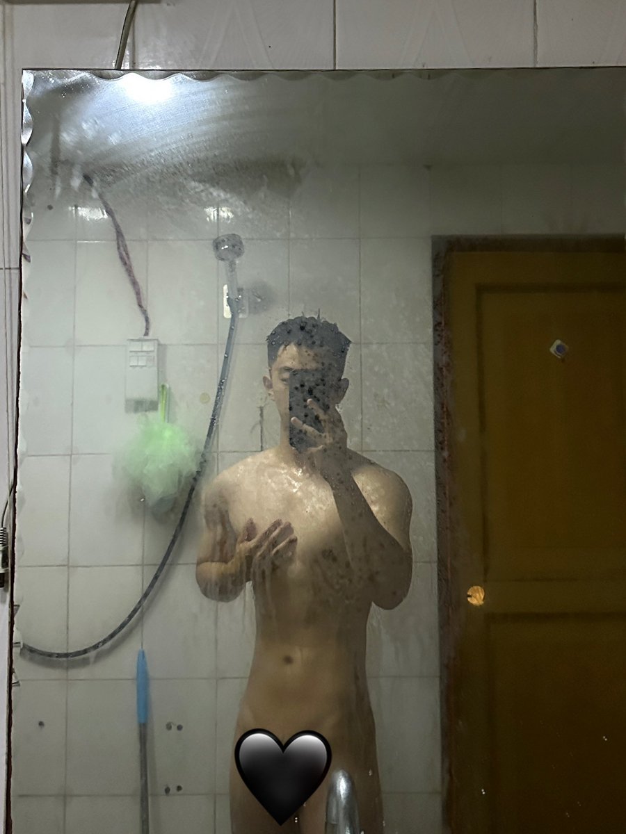 Call_Ron2004's tweet photo. Mát quá 💦💦 https://t.co/1VBqSQX663