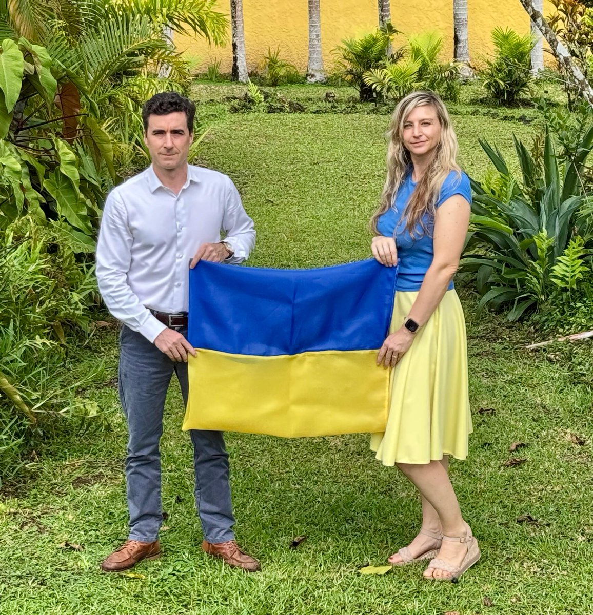 🇺🇦 #StandWithUkraine La guerre pour Tanya, à 15000 km du front. Originaire de Tcherkassy, dans le centre de l’Ukraine, Tanya vivait en Crimée en 2014 lorsque la péninsule a été annexée par la Russie. Employée alors par le groupe français Orangina, elle dit avoir vu le paysage