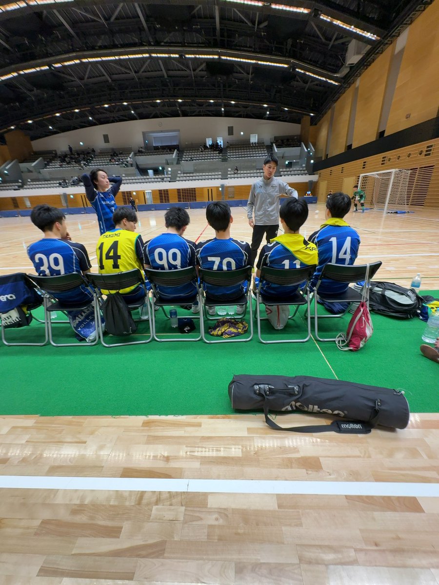 tamafutsal's tweet photo. 【試合結果】
全国大会フットサル新人戦 第1回戦
🆚北海道大学

前半2-0
後半2-2
合計4-2 win🥇

✨️得点者✨️
No.14 柳田拓海
No.88奥田颯太
No.99杉林海真
No.70 柳原理生

本日も応援ありがとうございました🙏✨
明日も応援よろしくお願いします❕

 #多摩大学 
 #bonera 
 #activital https://t.co/7rtvvm4tjN