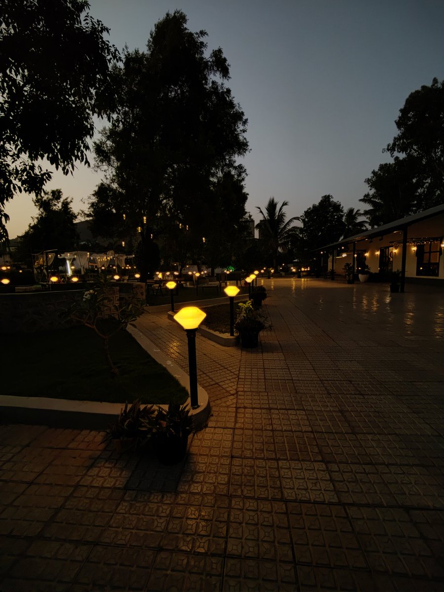 AmeyMorje's tweet photo. Low light #FebruaryFrames 

📷: @oneplus 9 Pro 

#ShotOnSnapdragon #ShotOnOnePlus #SnapdragonInsiders #OnePlus9Pro 
#LowLight 

@OnePlus_IN @Snapdragon @Snapdragon_IN @SnapdragonCarla @gregcroc https://t.co/1BT0kDHXow