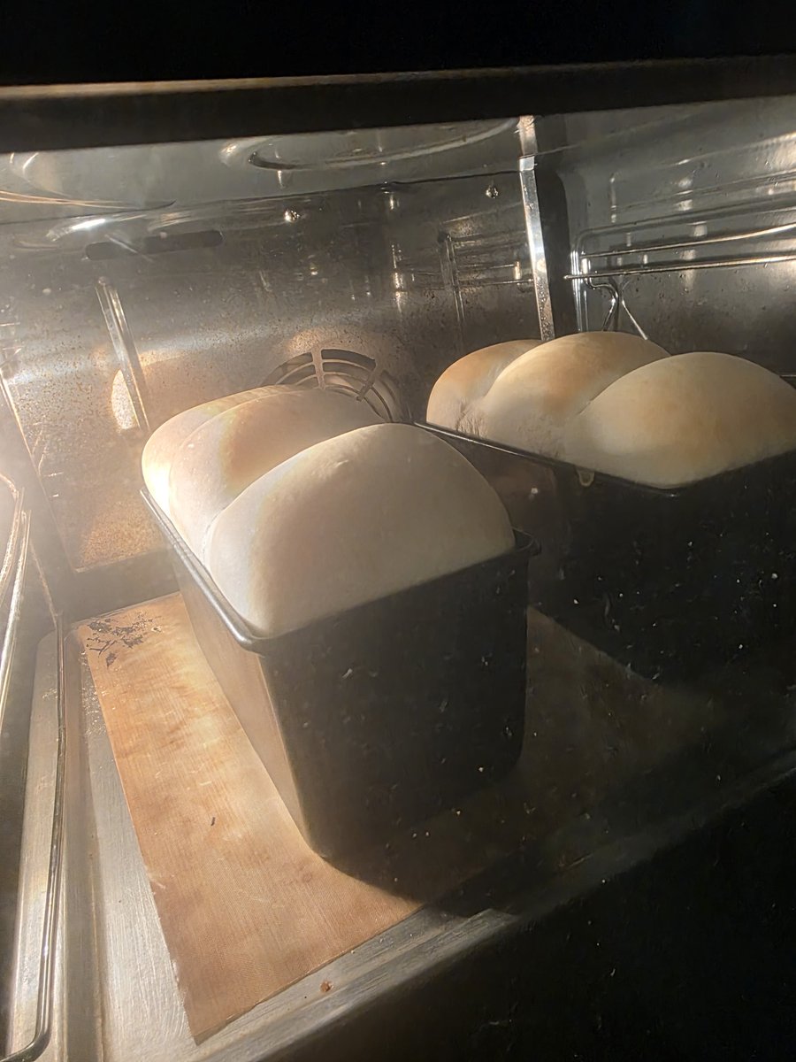 gen_k81581's tweet image. 맛있는 식빵  레시피가 맘에드네요
#bakery #식빵 #우유식빵