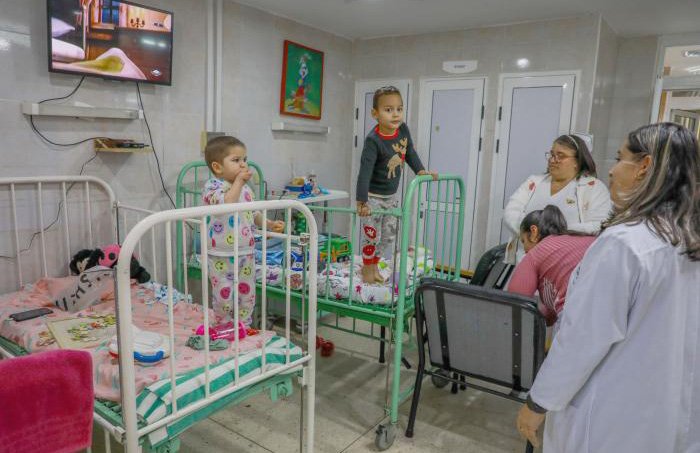 🇨🇺 Resulta imposible recoger en fríos números el dolor que puede significar para un paciente y su familia aplazar un tratamiento, o no poder contar en ocasiones con la solución más apropiada a su padecimiento.
Detrás de las cifras hay vidas en riesgo...