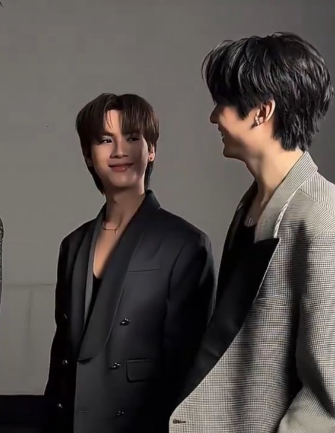 what's with that smile??? patji was lowkey pissed lol 😭

#ริวจินแพทจิ ; #ryujinpatji