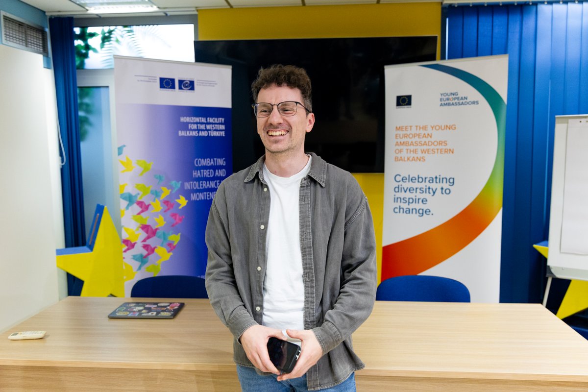 WeBalkans's tweet photo. Hate speech is learned. So is standing up to it. ✊💬

At Europe House Podgorica, our YEAs Marija Blažević and Enes Pućurica hosted “Block the Hatred. Share the Love 2.0” with young people to learn, discuss, and practice how to respond.
#YEAdo #YEStoYEA #WeBalkans https://t.co/8V0anHbjEH