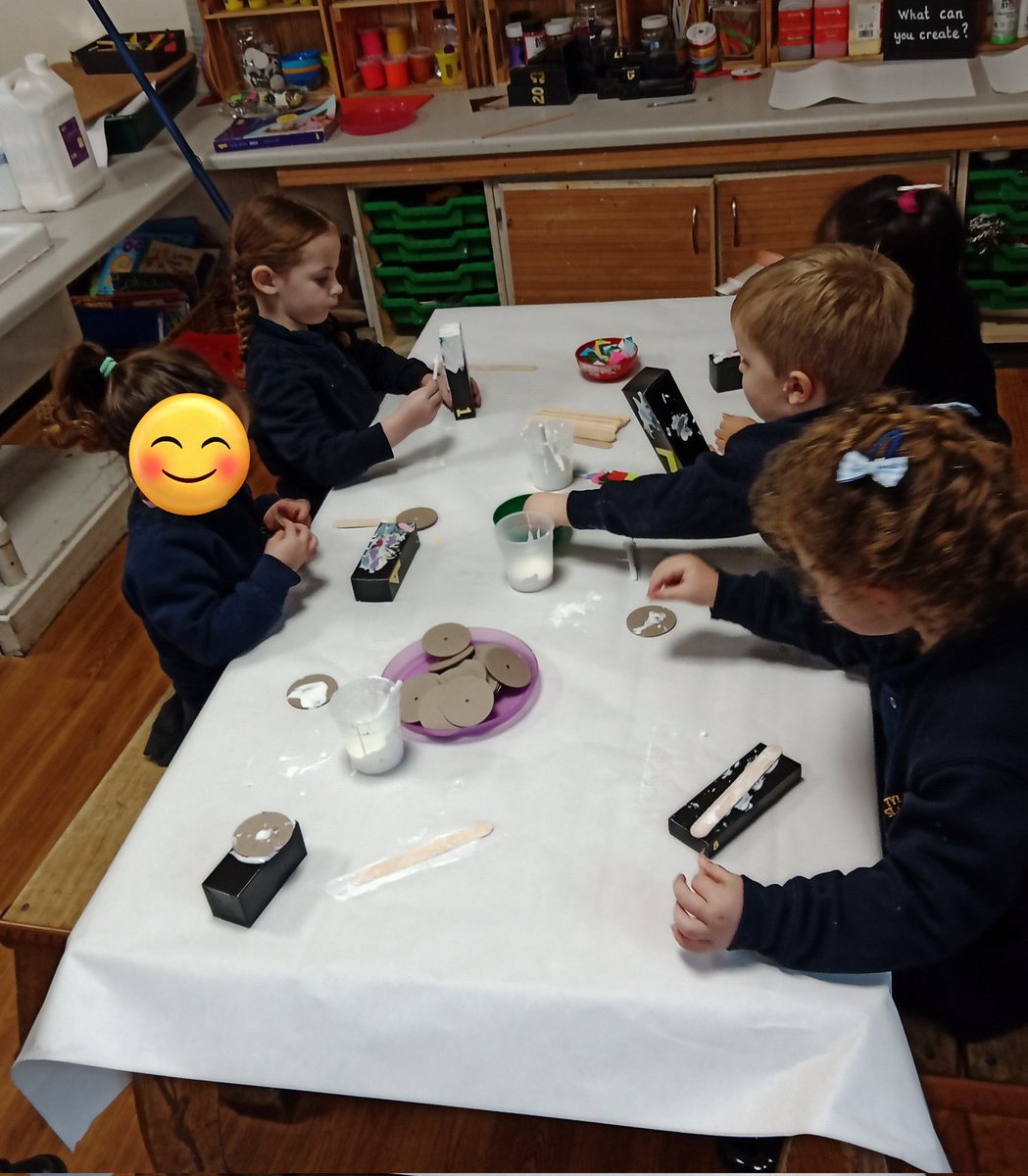 Mrs Davies tweet media