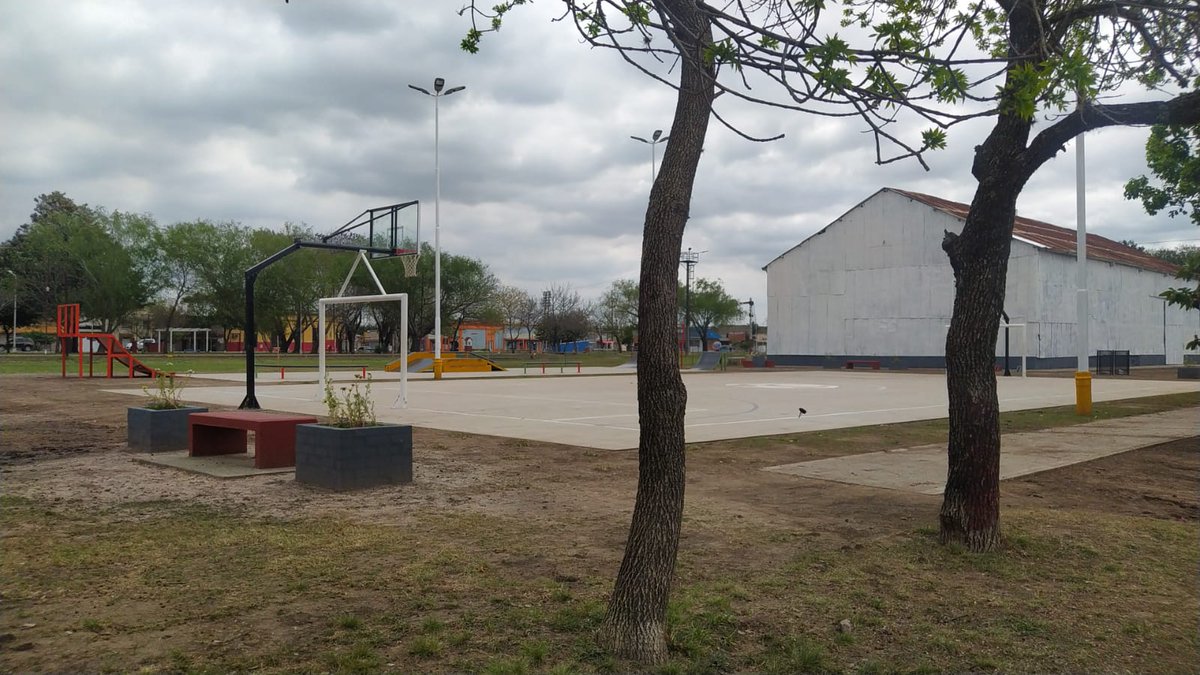 #BuenMartes ☁☁☁

Para este 24 de febrero, se espera una temperatura mínima de 23° y una máxima que alcanzará los 37°. Las condiciones de viento serán suaves, con ráfagas que no superarán los 2 m/s en #LagunaPaiva y zona.
La humedad alta persistirá a lo largo del día,