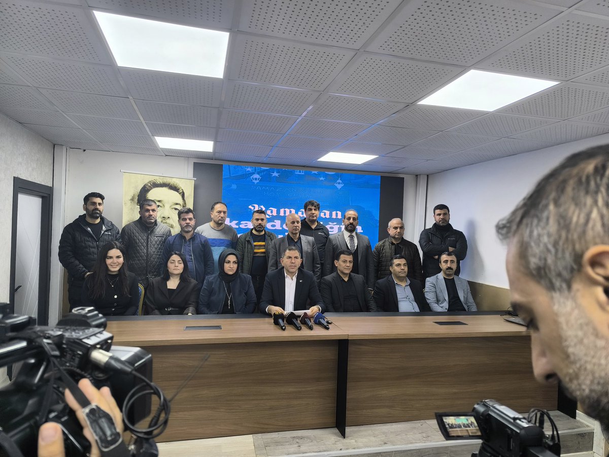 Diyarbakır’dan; Ramazan’ın manevi iklimini, dayanışmayı ve inanç değerlerini hedef alan 28 Şubat artığı vesayetçi anlayışa karşı sesimizi yükselttik. Milli Eğitim Bakanlığı’nın “Maarifin Kalbinde Ramazan” projesine güçlü bir iradeyle sahip çıktığımızı kamuoyuna ilan ettik..