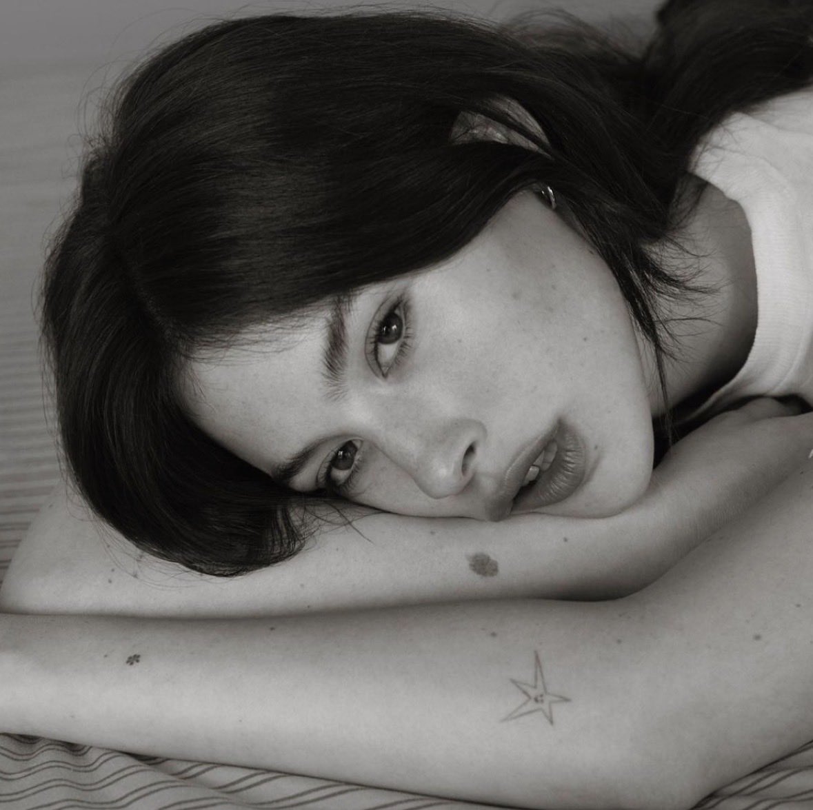 les ౨ৎ tweet media