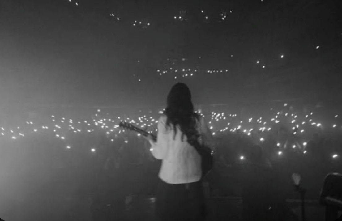 les ౨ৎ tweet media