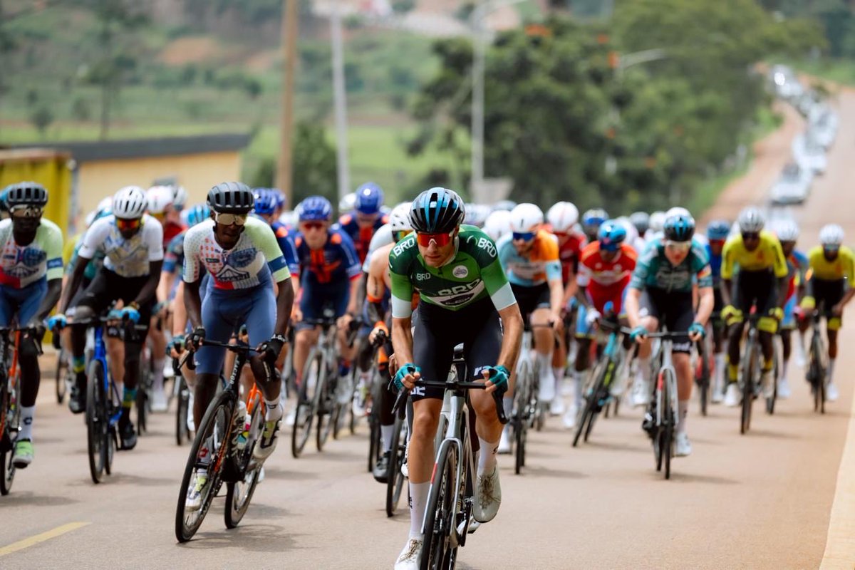 beaconrwanda1's tweet photo. @tour_du_Rwanda KM 63 - Thompson has a 20" lead over the yellow jersey group. At 50": Valjavec, at 1'05" https://t.co/ZnhbnYK9bX