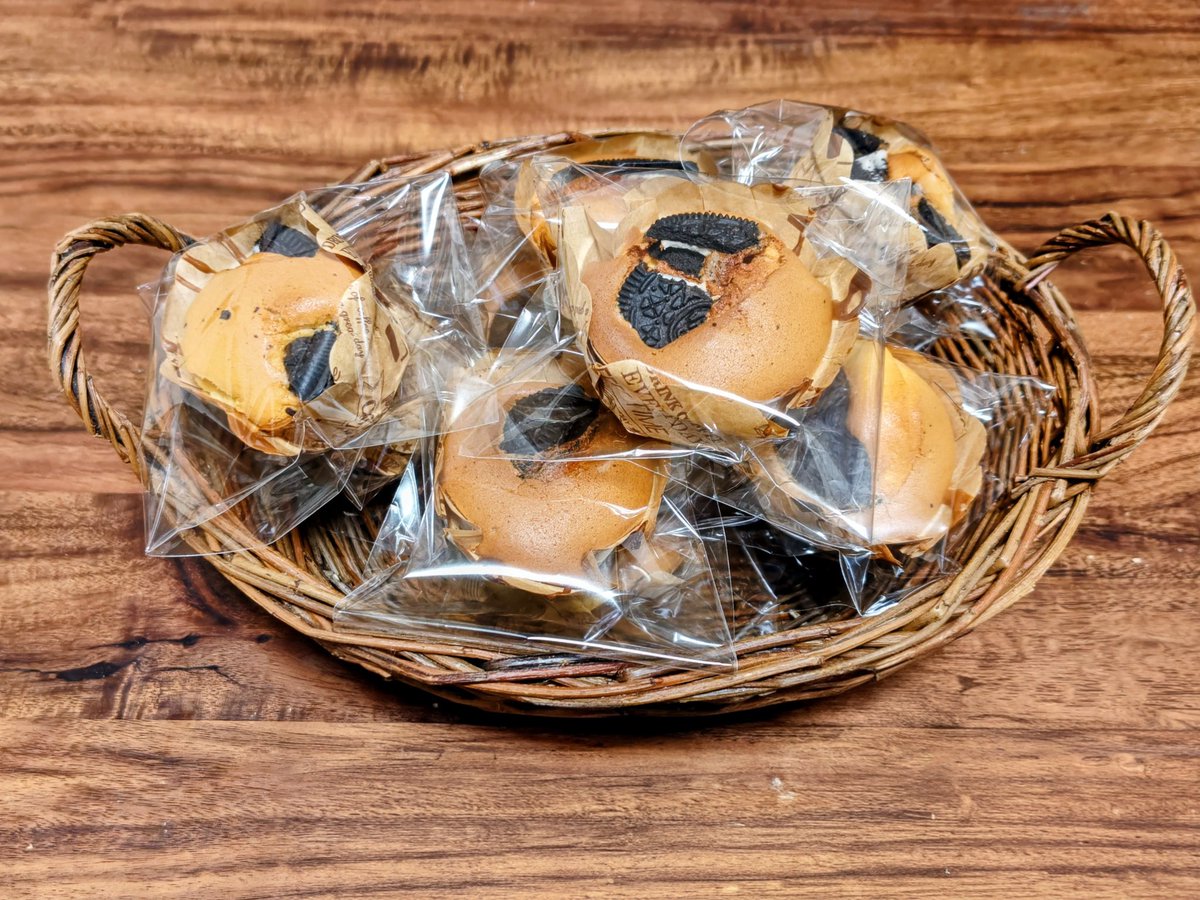 Mukkkaterrs's tweet photo. お休みのうちにオレオ入りのカップケーキを焼いた✨️🥧 https://t.co/kXHgnfP4Jp