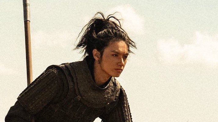 When your name is Wen Junhui and you look good with blood on your face and you’re an actor and your action moves in the movie are so clean everyone is impressed with the moves, the act, and the villain character and you’re cool and you’re going to make it big as a wuxia actor and