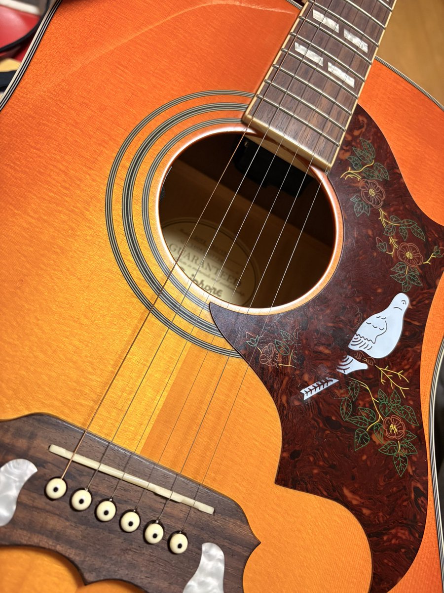 はじめて買ったギター♪
今日もまた！
どなたかにたくさん弾いてもらえますように🙏
今までありがとう