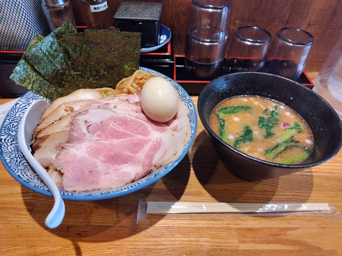 横から失礼致しま〜す！