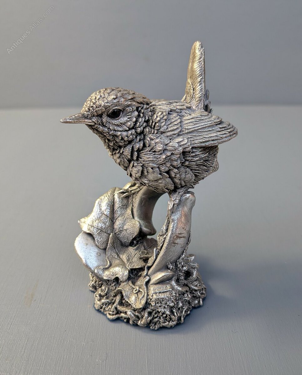 antiques_atlas's tweet photo. Selling on Antiques Atlas we have
Hunter Campbell Antiques
https://t.co/Kuc2G5OpAZ
recent Items for sale include this pretty little bird
Hallmarked Sterling Silver Wren 🐦🎁 £95
@ChtSutAntiques
#silverbird #antiquesilver #antiquesilverbird https://t.co/ZO3y3h9RQ6