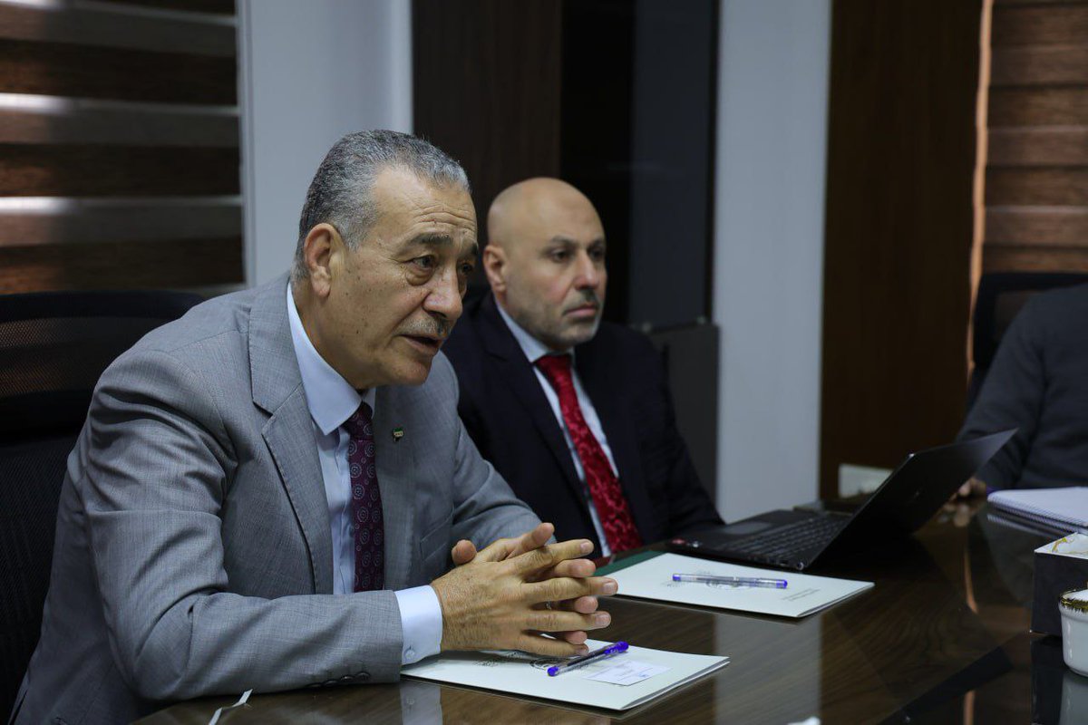SyNCFTJ's tweet photo. رئيس الهيئة الوطنية للعدالة الانتقالية يبحث مع نائب المبعوث الأممي آليات الدعم لمسار العدالة في سورية https://t.co/RcNKYghNLr