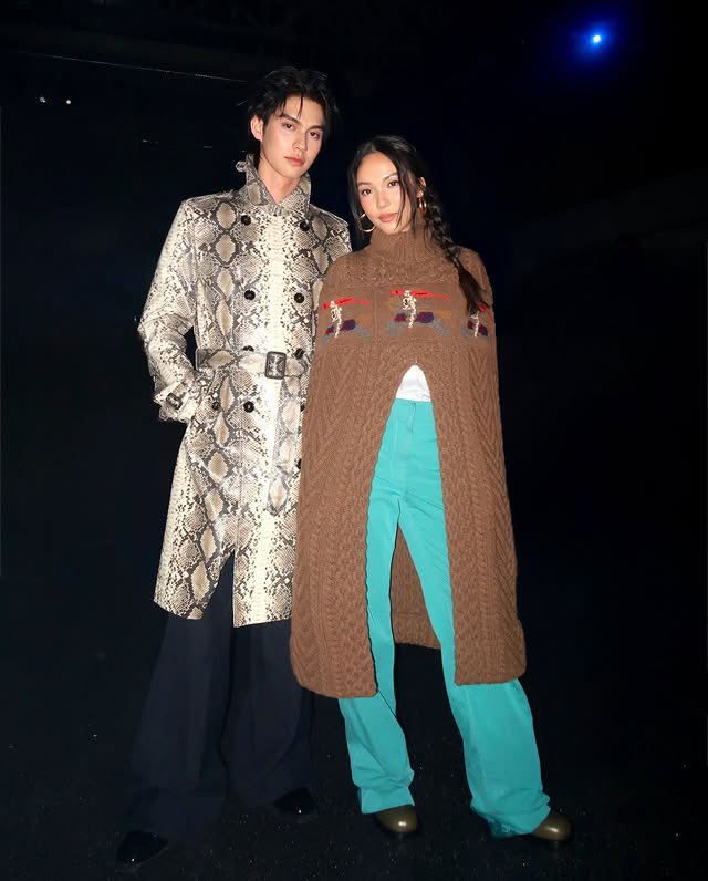 IG : yoyokulala
[instagram.com/p/DVIsYeQjHse/…]

Bright with Yoyo Cao

BRIGHT LFW 2026
#Burberry
#BurberryxBRIGHT
#BurberryAW26xBRIGHT 
#bbrightvc