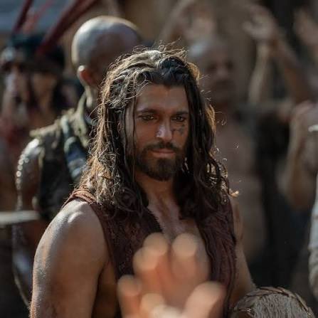 Can Yaman: “Sono single, hai candidati per me?
La 2ª stagione di #Sandokan dovevamo girarla quest’estate, però è slittata. Non faranno in tempo a prepararsi perché dopo il successo della prima stagione vogliono ancora migliorare, più budget e più tempo”

#Sanremo2026 #Sandokan2