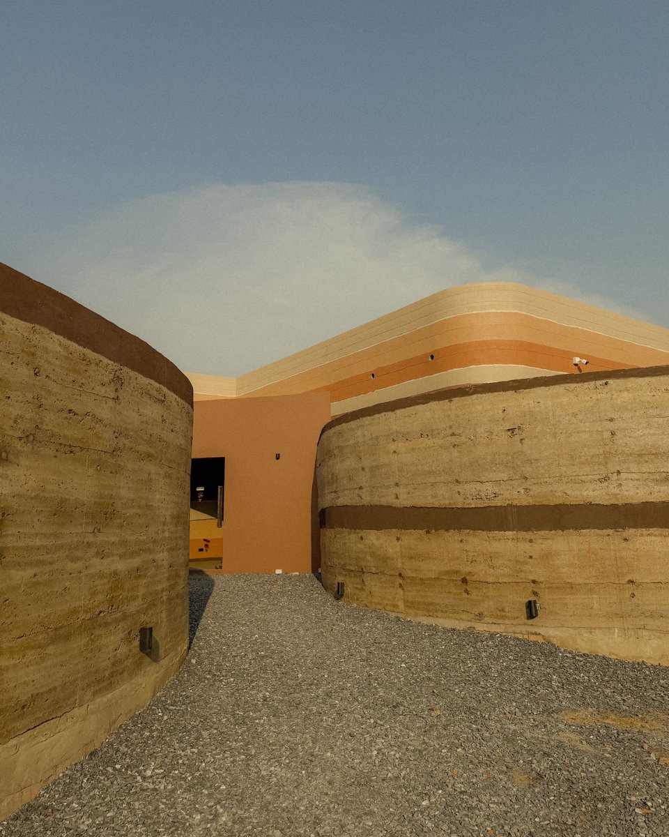 bjaunt anywhere 🐾 tweet media