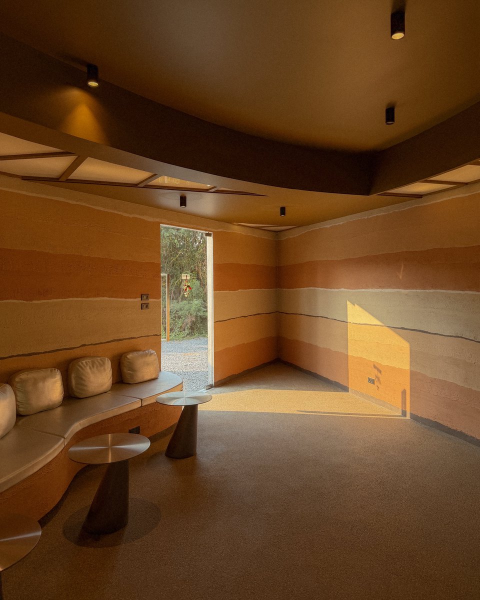 bjaunt anywhere 🐾 tweet media