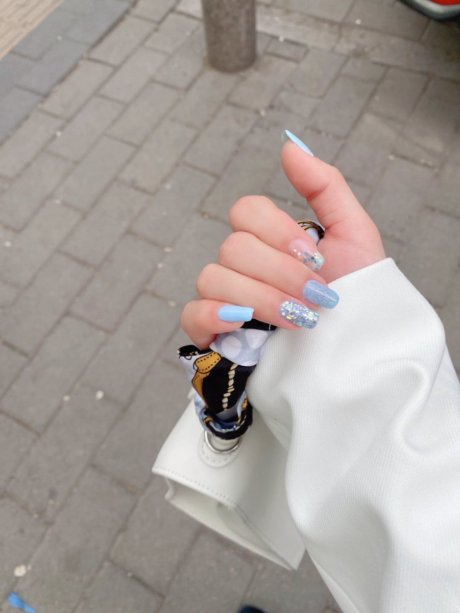 Anne_032ie's tweet photo. I absolutely love blue!  A refreshing feeling... Blue sky and white clouds ☁☁ https://t.co/QJoKXsMotr