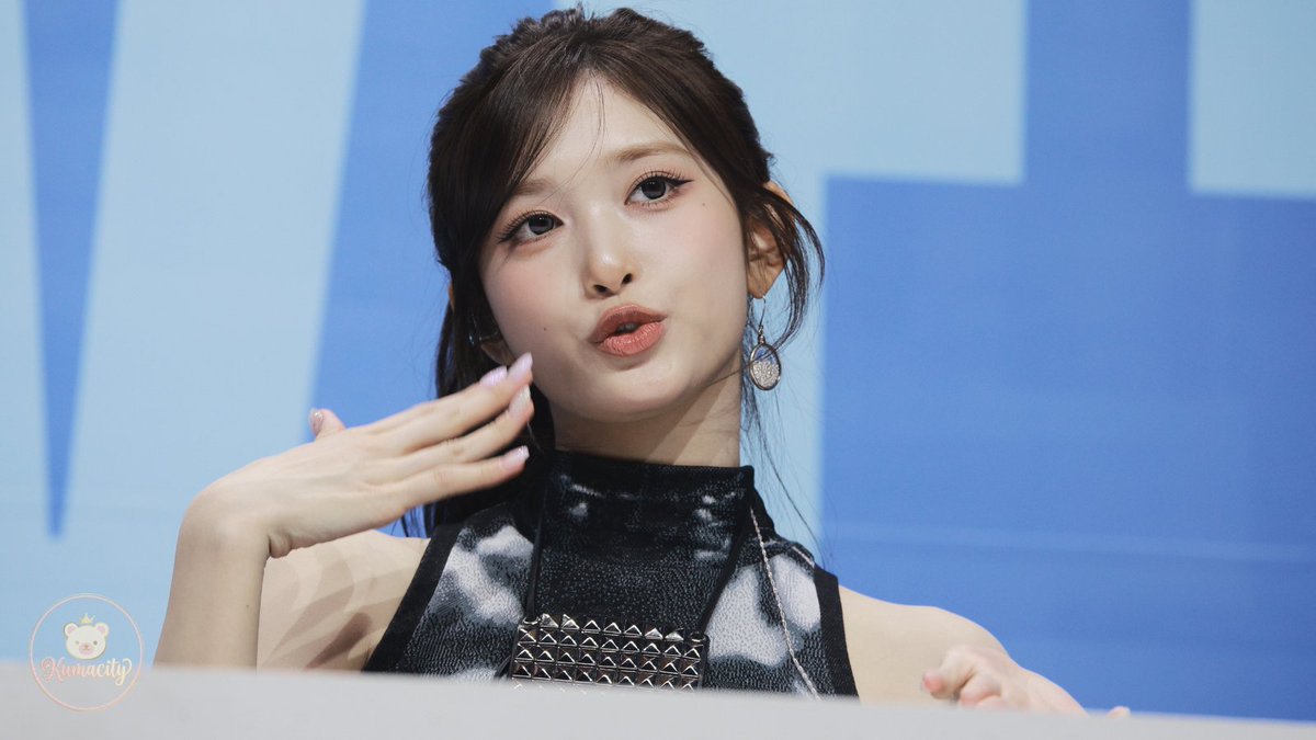 260223 IVE 아이브 2nd Full Album REVIVE+ Showcase

이서 LEESEO

#LEESEO #이서 #IVE #아이브 #アイヴ