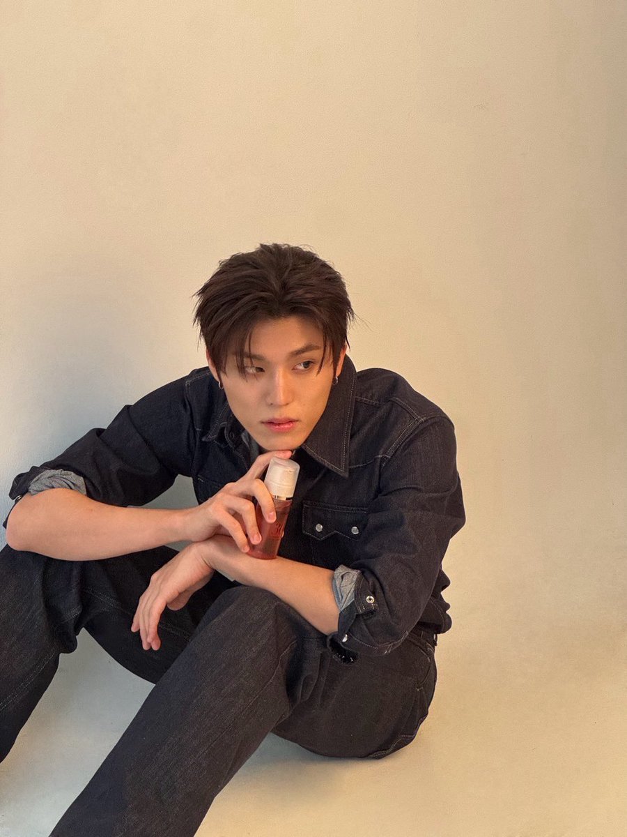 xxxxjwoo's tweet photo. behind the scenes 📸🤍 https://t.co/KSeVBtbGBx