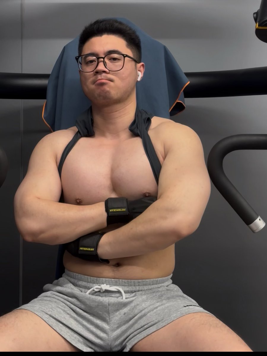 炸鸡的小黑屋 tweet media