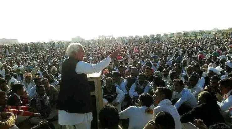 माकपा पूर्व विधायक कॉमरेड हेतराम बेनीवाल के निधन का समाचार पार्टी परिवार के लिए अत्यंत दुःखद है।
#CPIM के वरिष्ठ नेता, किसानों के मसीहा, पूर्व विधायक और किसान-मजदूरों की बुलंद आवाज़ का यूँ अचानक चले जाना भारत की कम्युनिस्ट पार्टी (मार्क्सवादी) व जनआंदोलन के लिए अपूरणीय क्षति है।