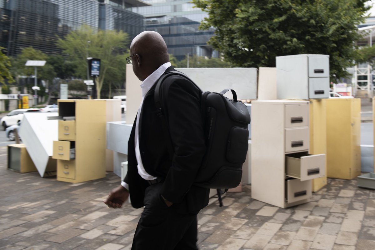 Luzanne_Bee's tweet photo. What the helly!!!!

There are filing cabinets just sitting on the streets of Sandton. No explanation. No branding. Just vibes. Anyone else seen these? What do you think they mean? #Ad https://t.co/TkuT2l2bqu