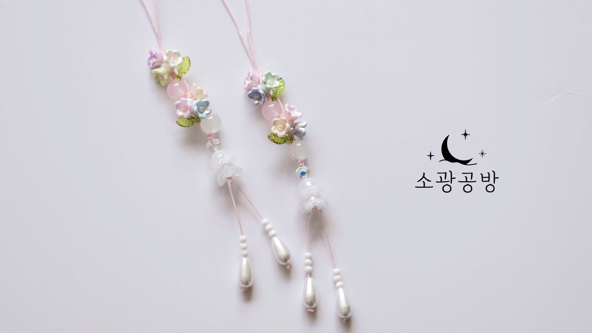 🌸솜사탕 꽃 매듭 스트랩🌸

9000원

idus.kr/KBpAk